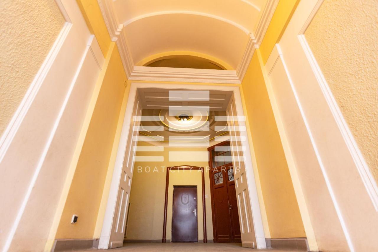 Boat City Aparts - Dworzec Lodz Fabryczna Kültér fotó